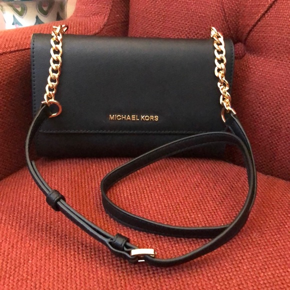 Michael Kors Handbags - Michael Kors 3in1 Wristlet Clutch Crossbody 6457
